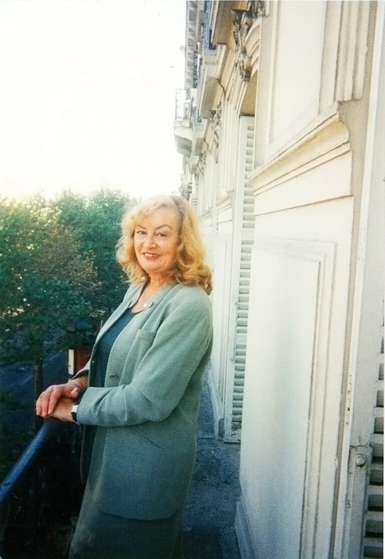 Helena Kadare